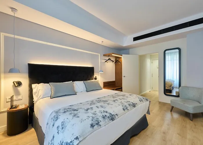 Catalonia El Pilar Hotel Zaragoza photo